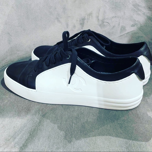 Chanel sneaker size 8. - Picture 1 of 1